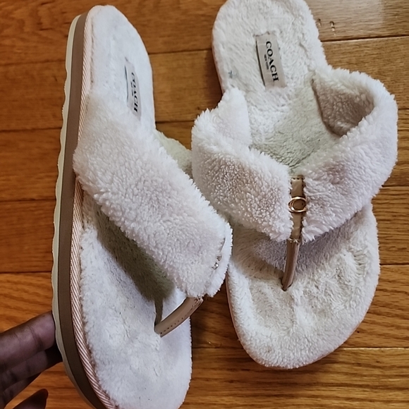 COACH HAMILTON FAUX FUR THONG SANDALS - Picture 5 of 8